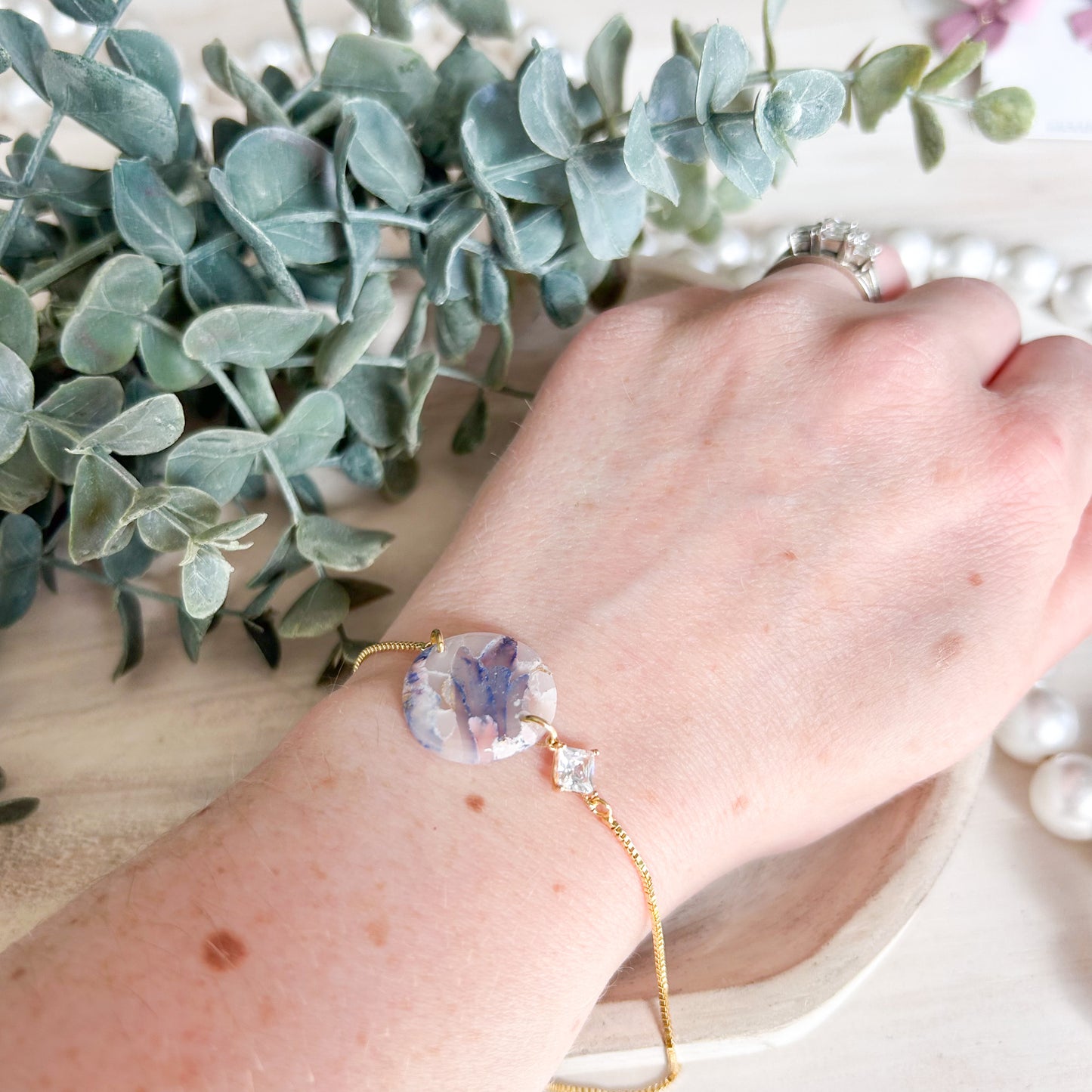 Bridgerton Collection - Marbled Circle Bracelet - Gold Chain