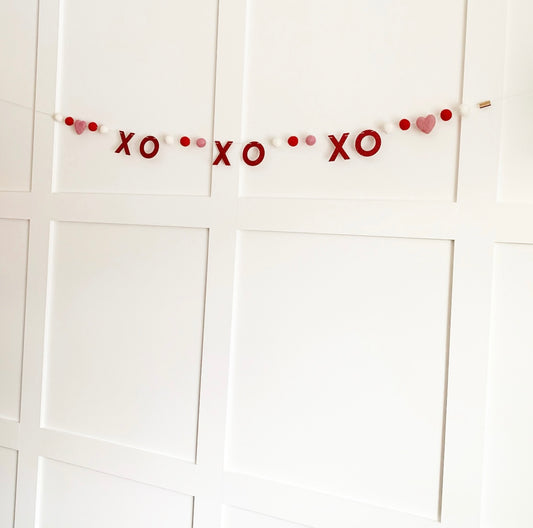 XOXO Felt Garland
