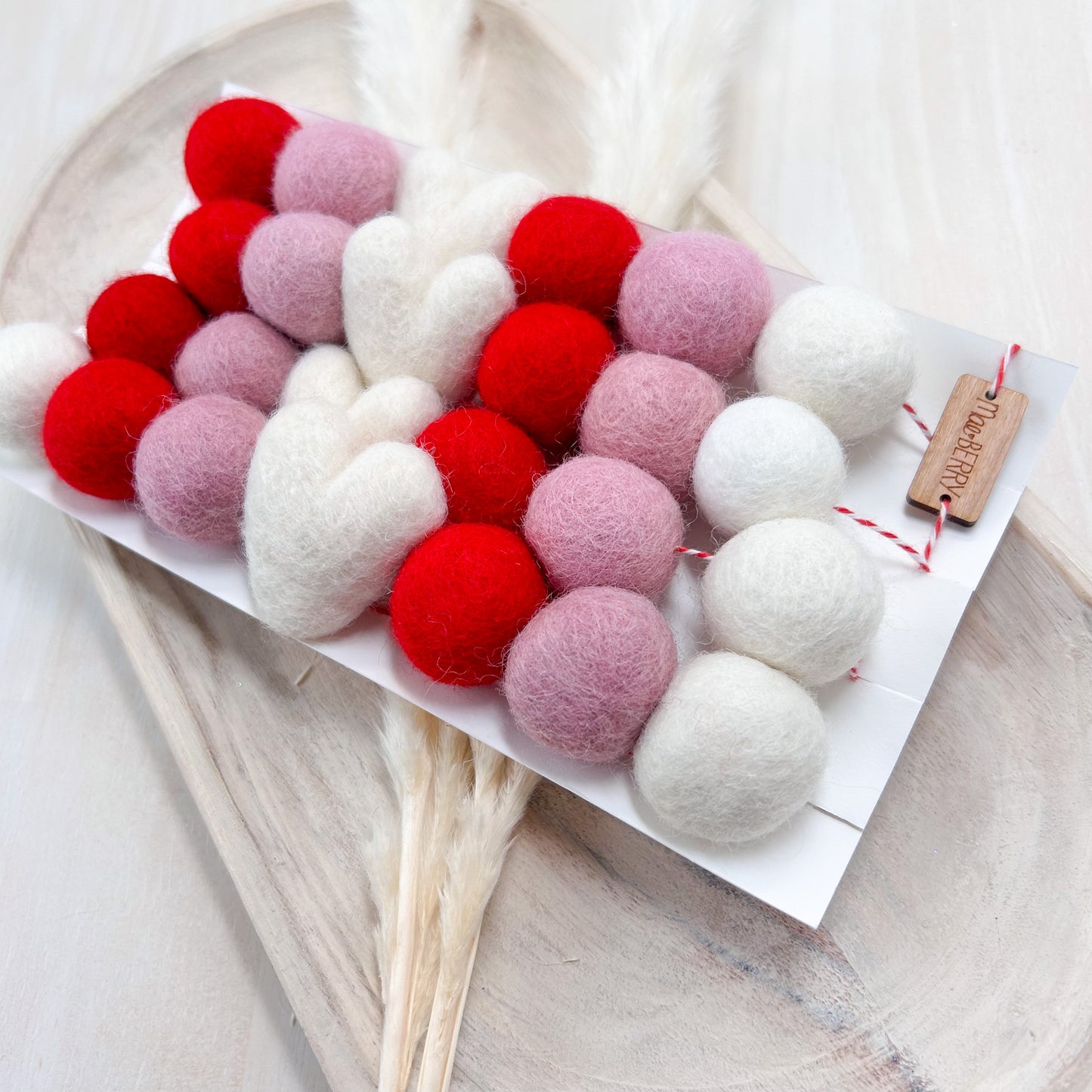 Classic Valentines Felt Garland